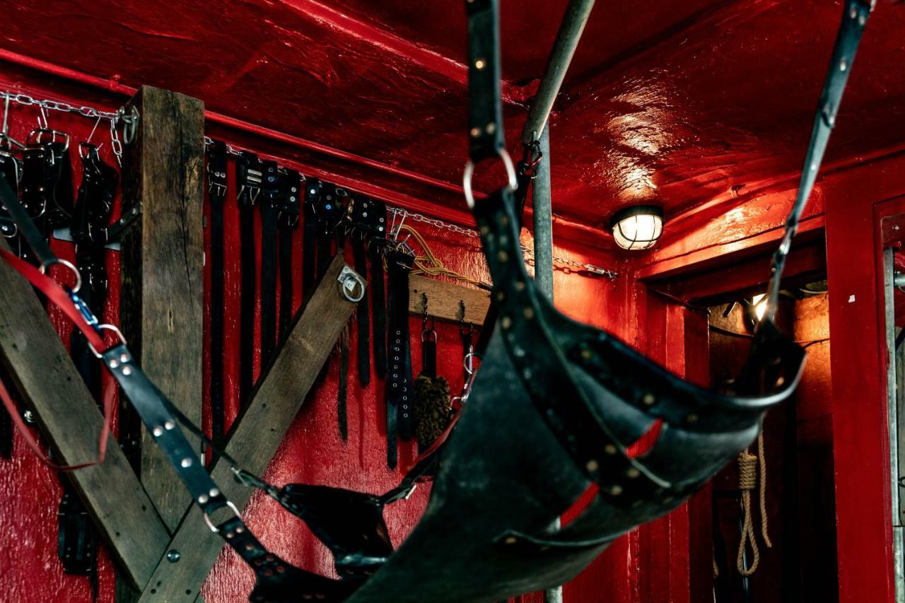 Apartment Erotic Boudoir Brighton
